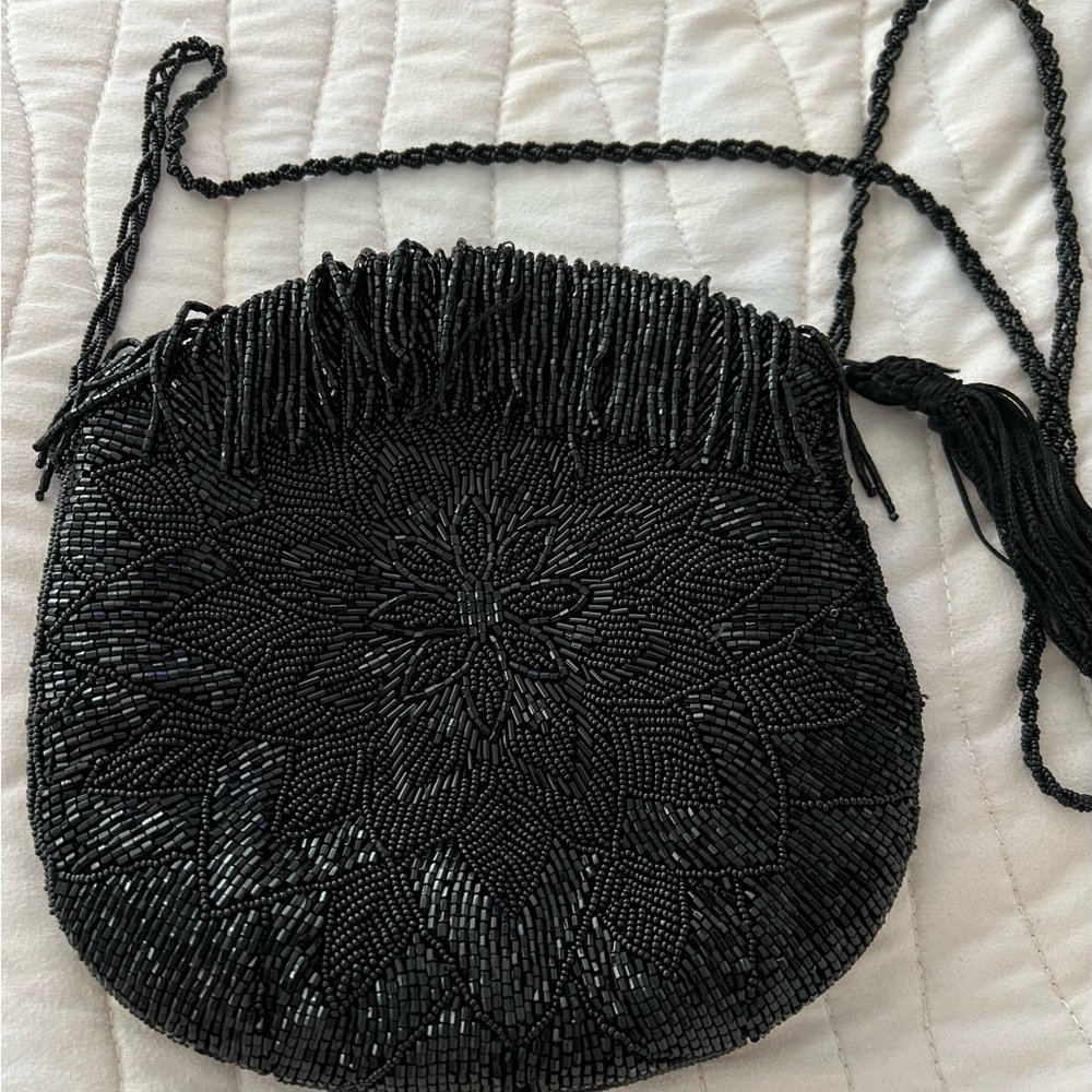 La Regale Black Beaded Flower Design Evening Shoulder Bag ZipperTassel